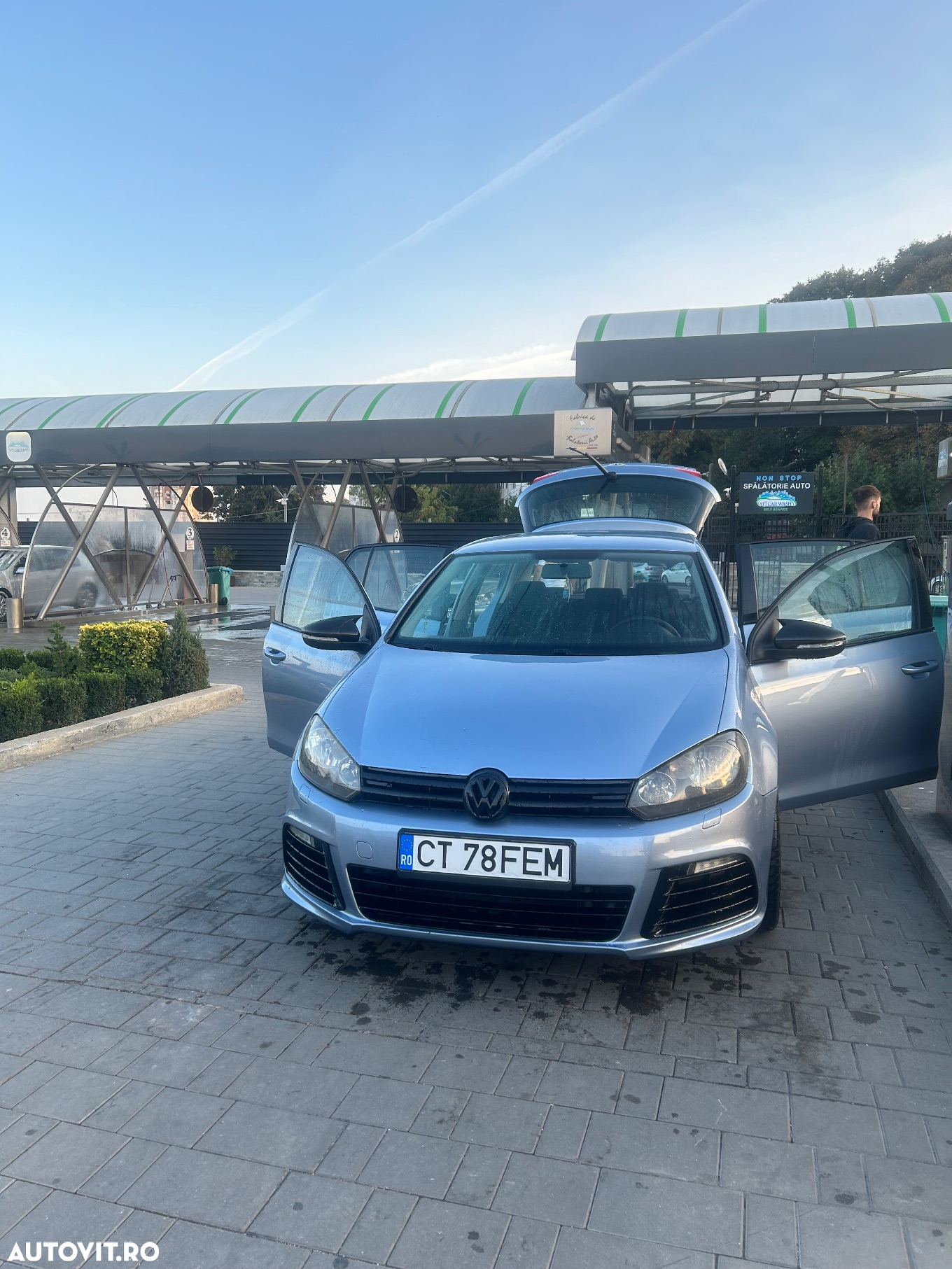Volkswagen Golf 2.0 TDI Highline - 9
