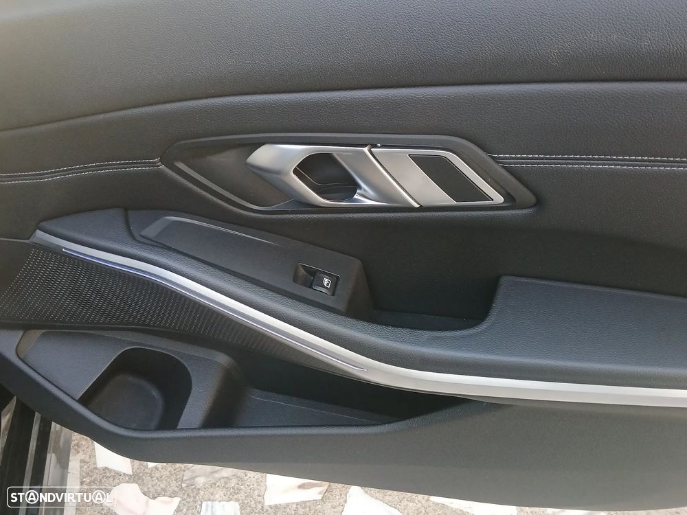 BMW 318 d Line Sport Auto - 30