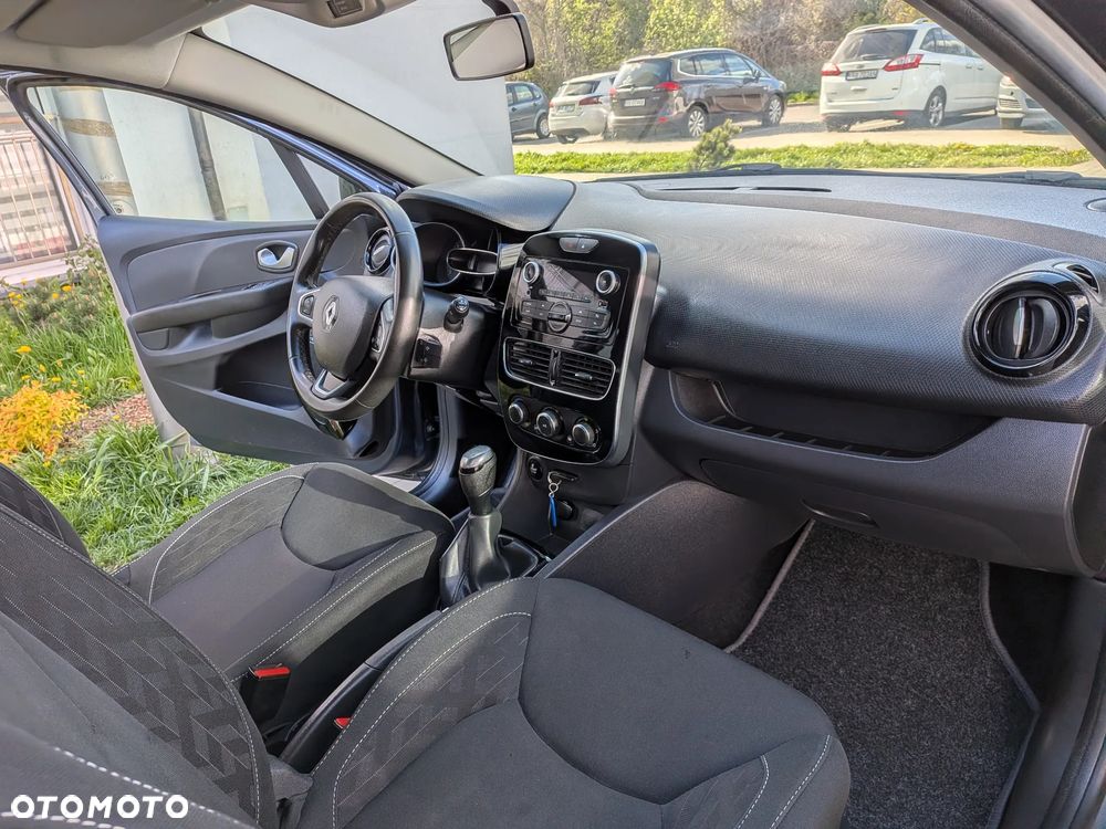 Renault Clio - 25