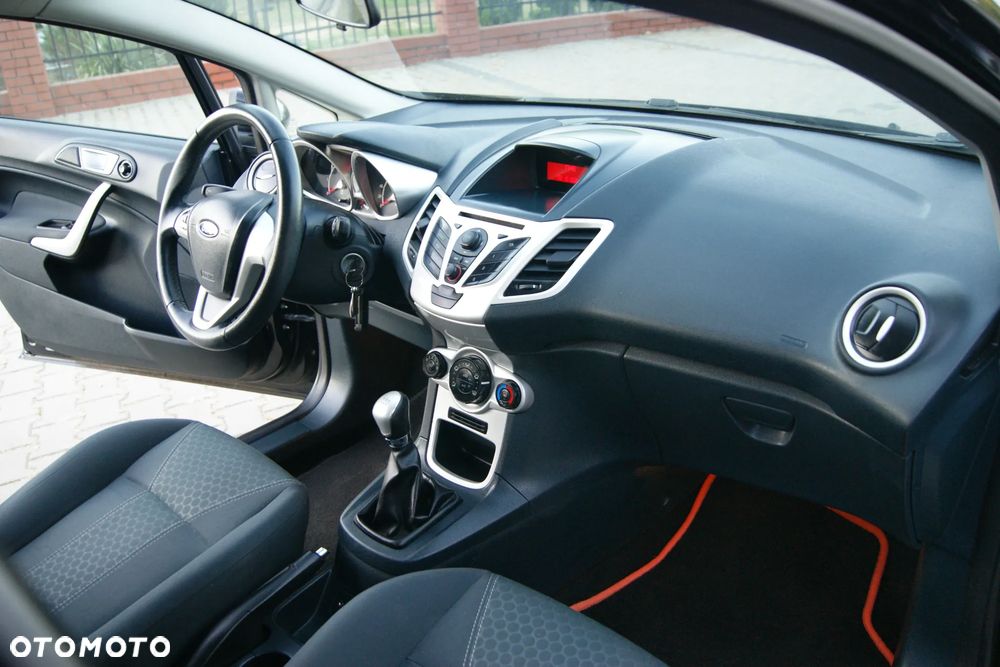Ford Fiesta - 31