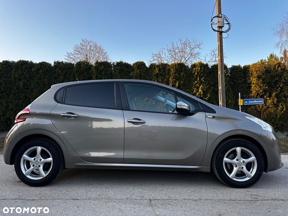 Peugeot 208 PureTech 82 Urban Move - 5