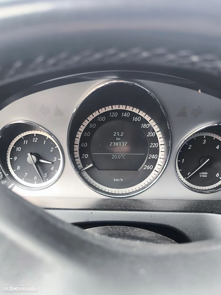 Mercedes-Benz E 220 CDi Elegance BlueEfficiency - 11