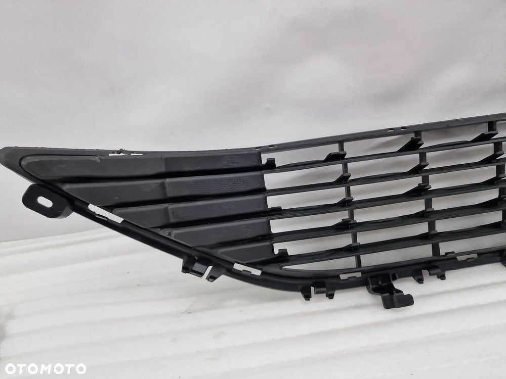 OPEL CORSA F 19- KRATKA ŚRODKOWA ZDERZAKA PRZEDNIEGO PRZÓD BEZ PDC , NR 9829831980 , NR AUKCJI KR313 - 7