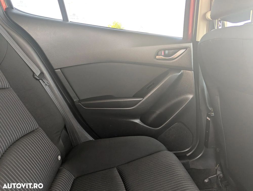 Mazda 3 G165 Revolution Top - 15