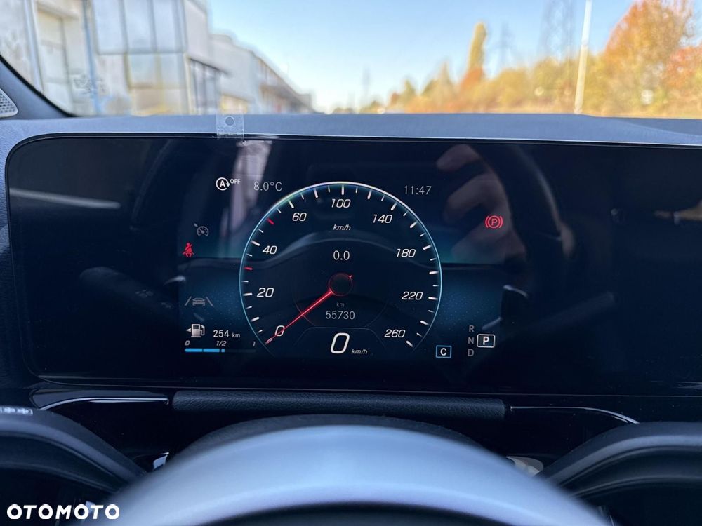 Mercedes-Benz GLA - 25