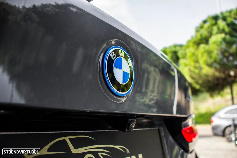 BMW 530 e Pack Desportivo M - 12