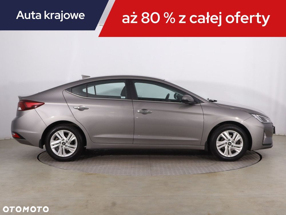 Hyundai Elantra - 8