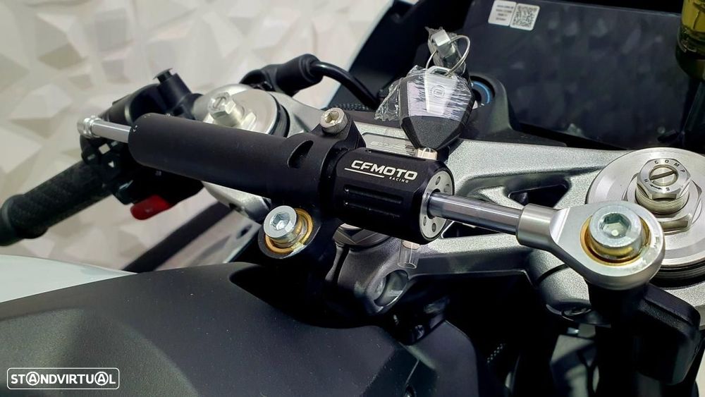 CF Moto 675SR-R - 11