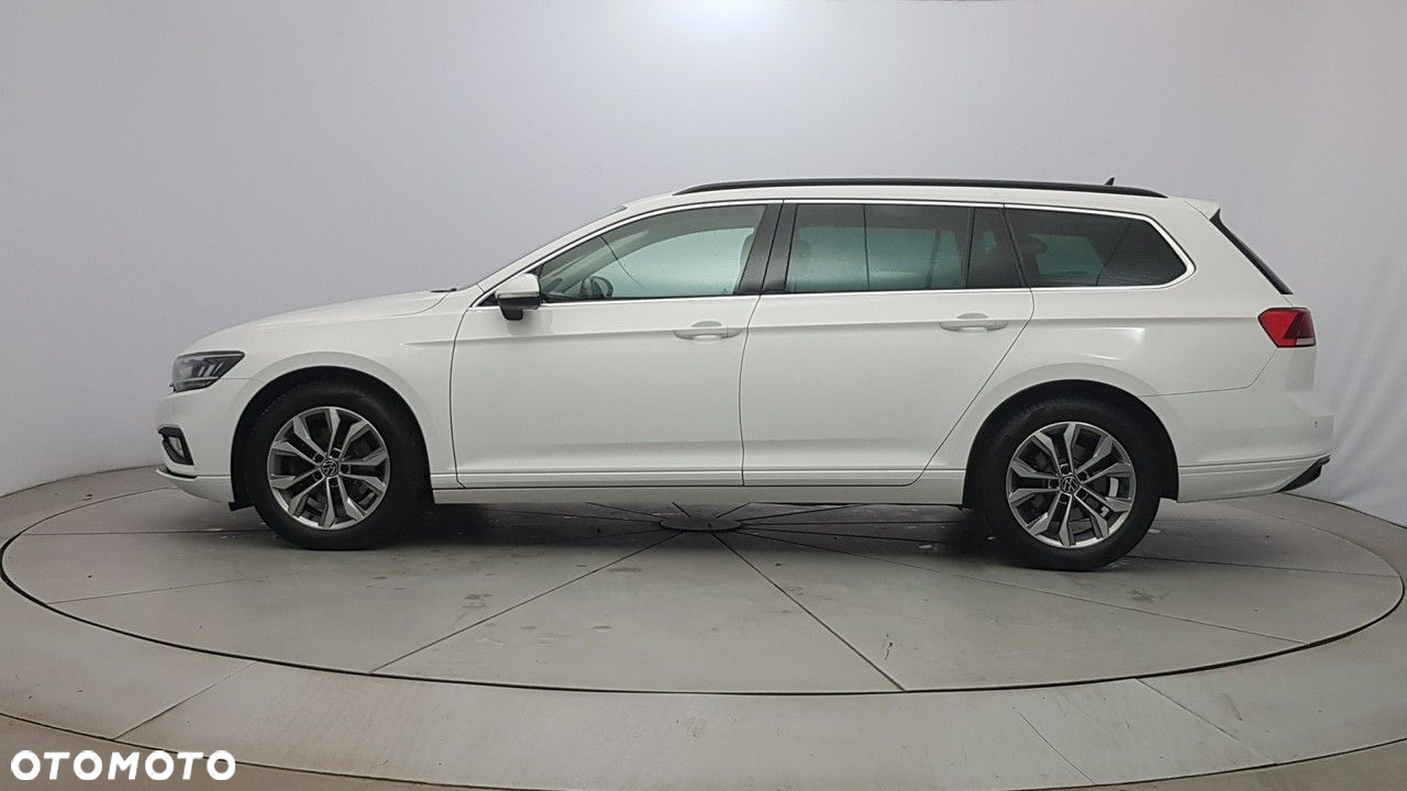 Volkswagen Passat - 4