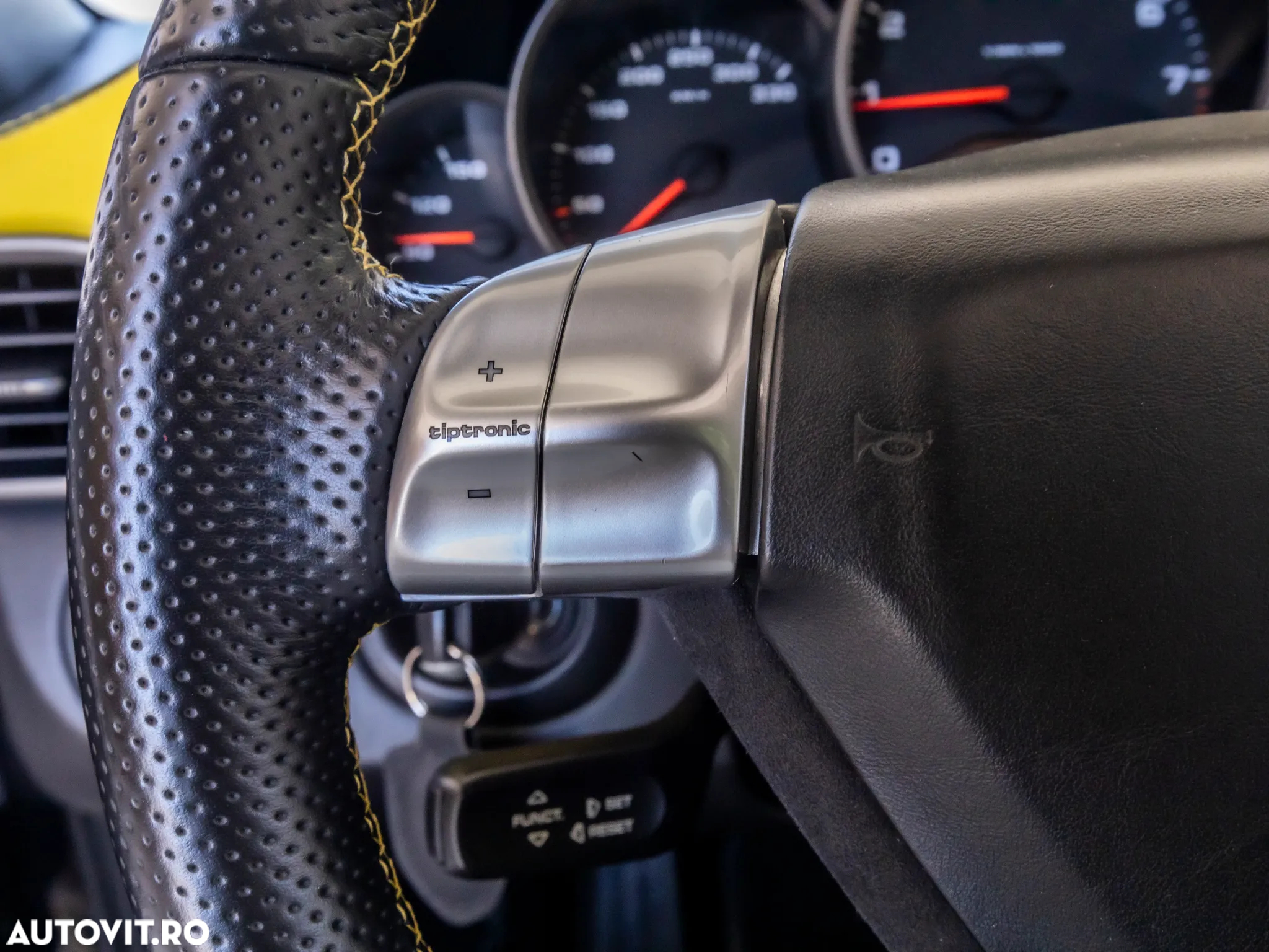 Porsche 911 Carrera 4 Tiptronic S - 23