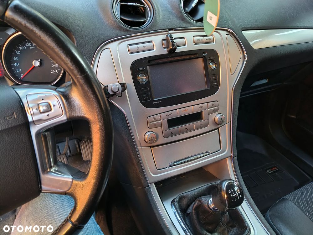 Ford Mondeo 1.8 TDCi Ambiente - 12
