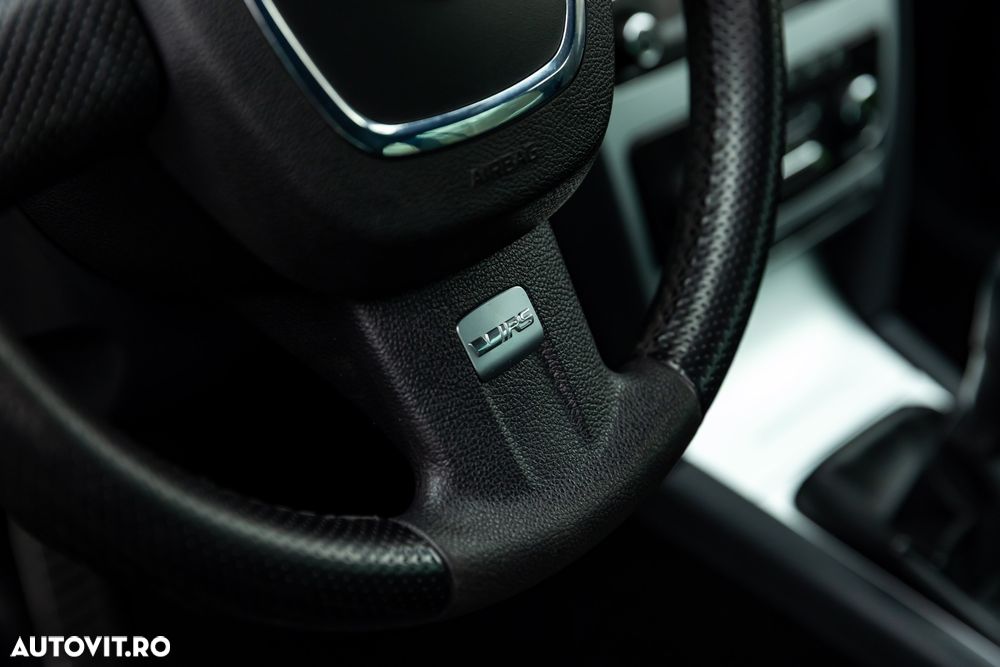 Skoda Octavia Combi 2.0 TDI DPF RS - 24