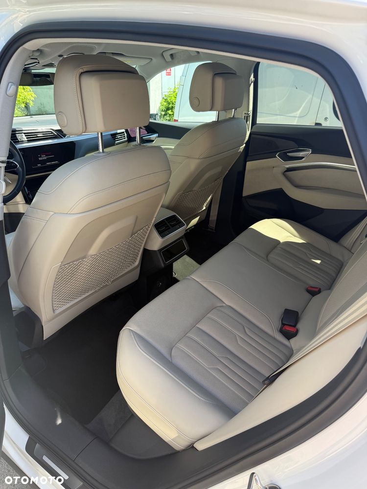 Audi e-tron 55 Quattro S Line - 12