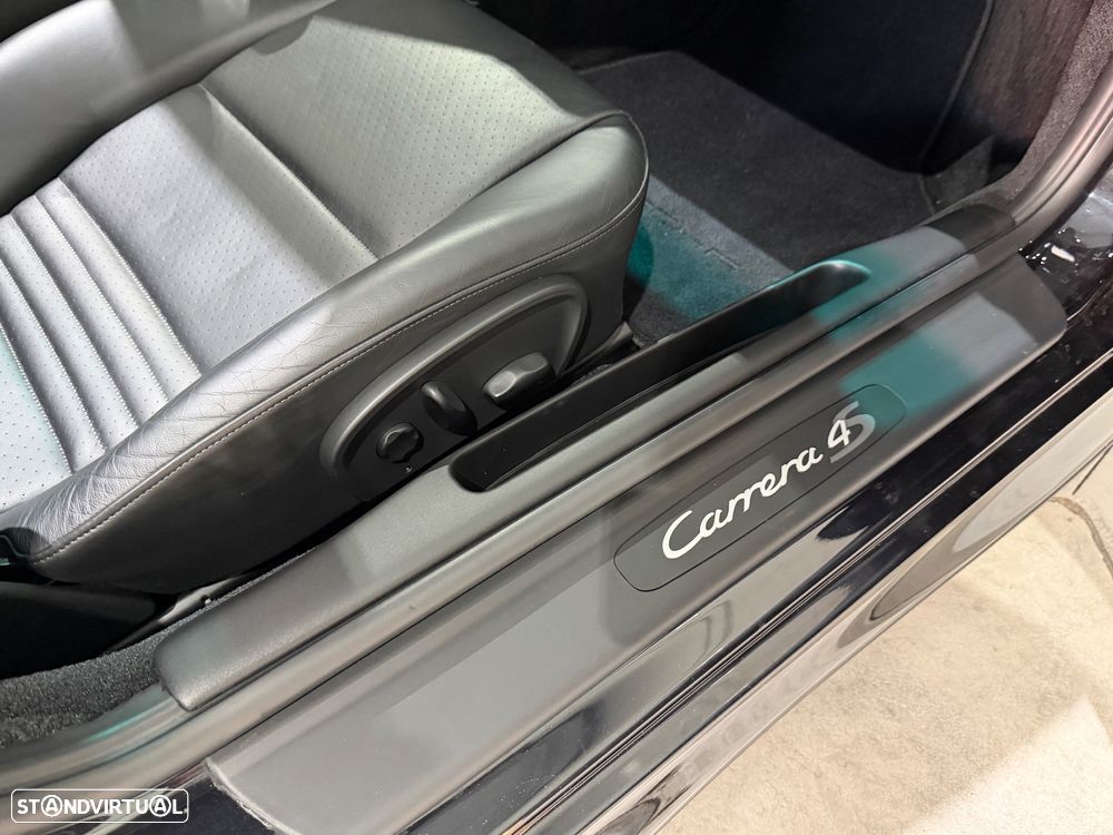 Porsche 911 (996) Carrera 4 S - 30