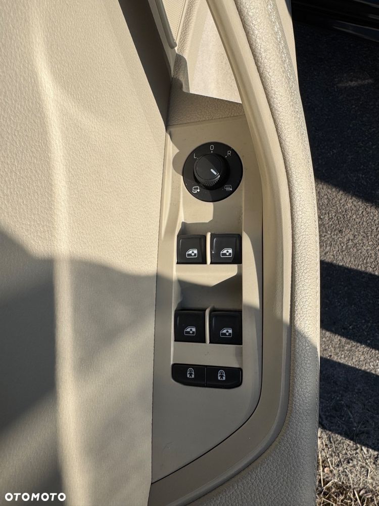 Skoda Superb 2.0 TDI Style DSG - 20