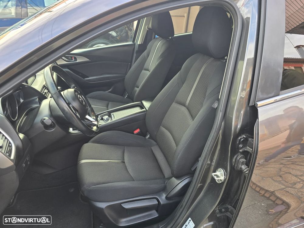 Mazda 3 Hatchback 1.5 Sky-G Evolve Navi - 10