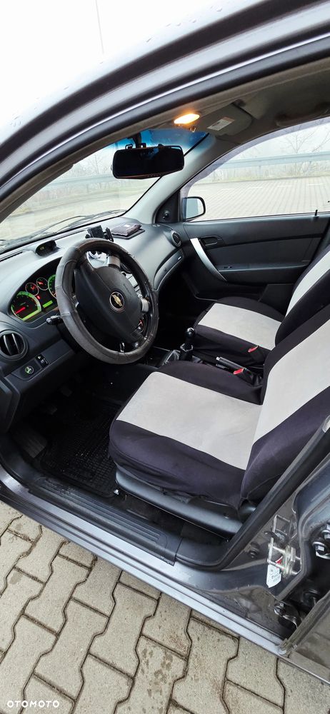 Chevrolet Aveo 1.2 16V Base - 8
