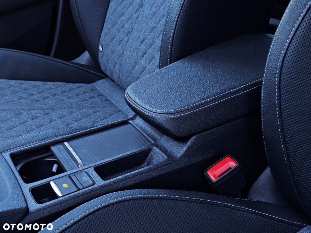 Skoda Octavia 1.5 TSI mHEV Selection DSG - 38