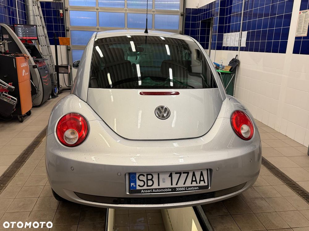 Volkswagen New Beetle - 7
