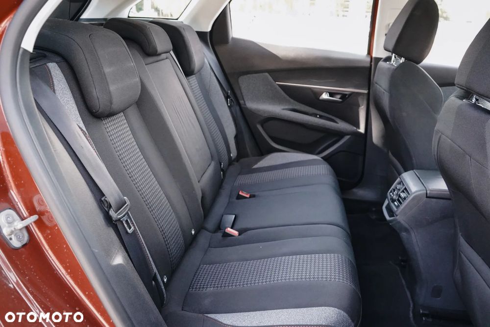 Peugeot 3008 PureTech 130 Stop & Start GPF EAT8 Allure - 24