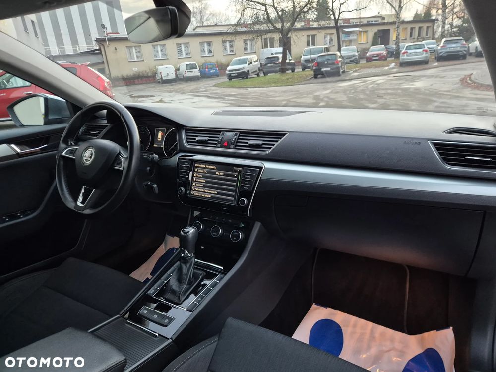 Skoda Superb 2.0 TDI DSG Ambition - 12