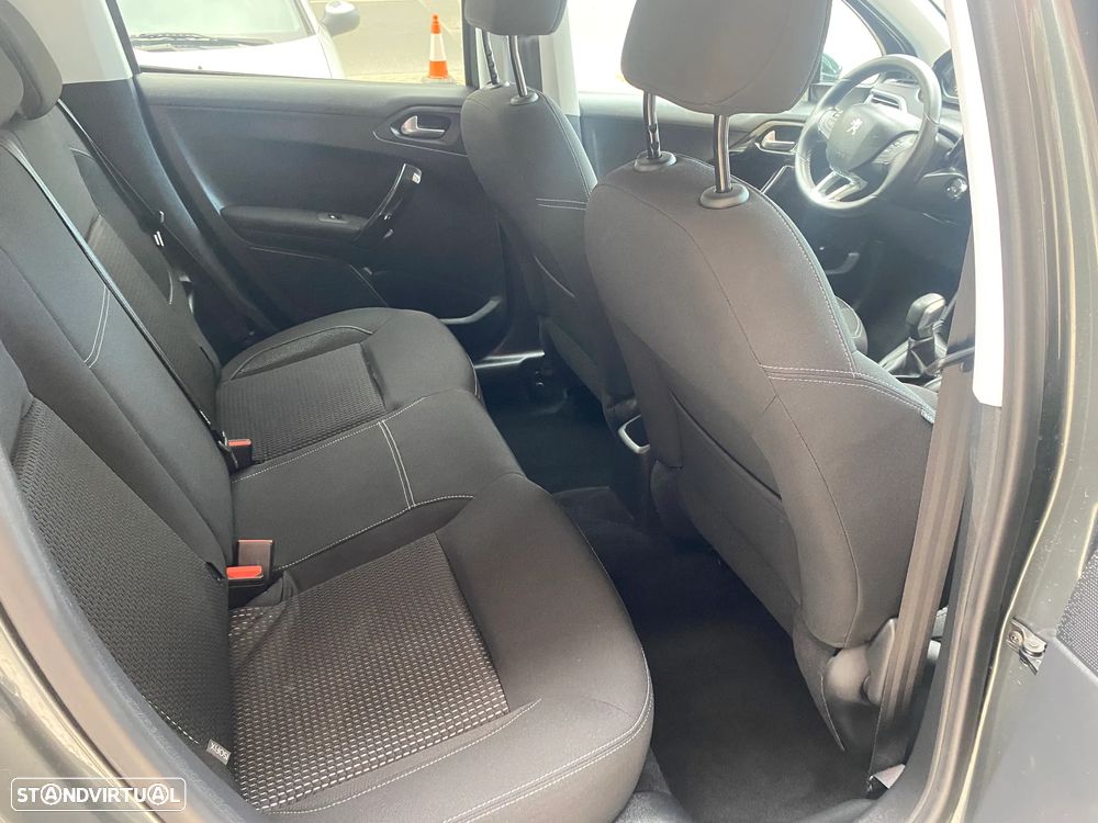 Peugeot 208 PureTech 110 Stop & Start Allure - 25