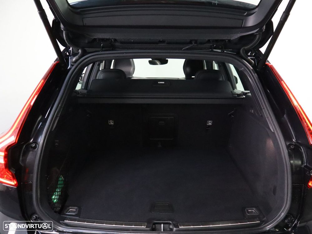 Volvo XC 60 2.0 T6 PHEV Black Edition AWD - 25