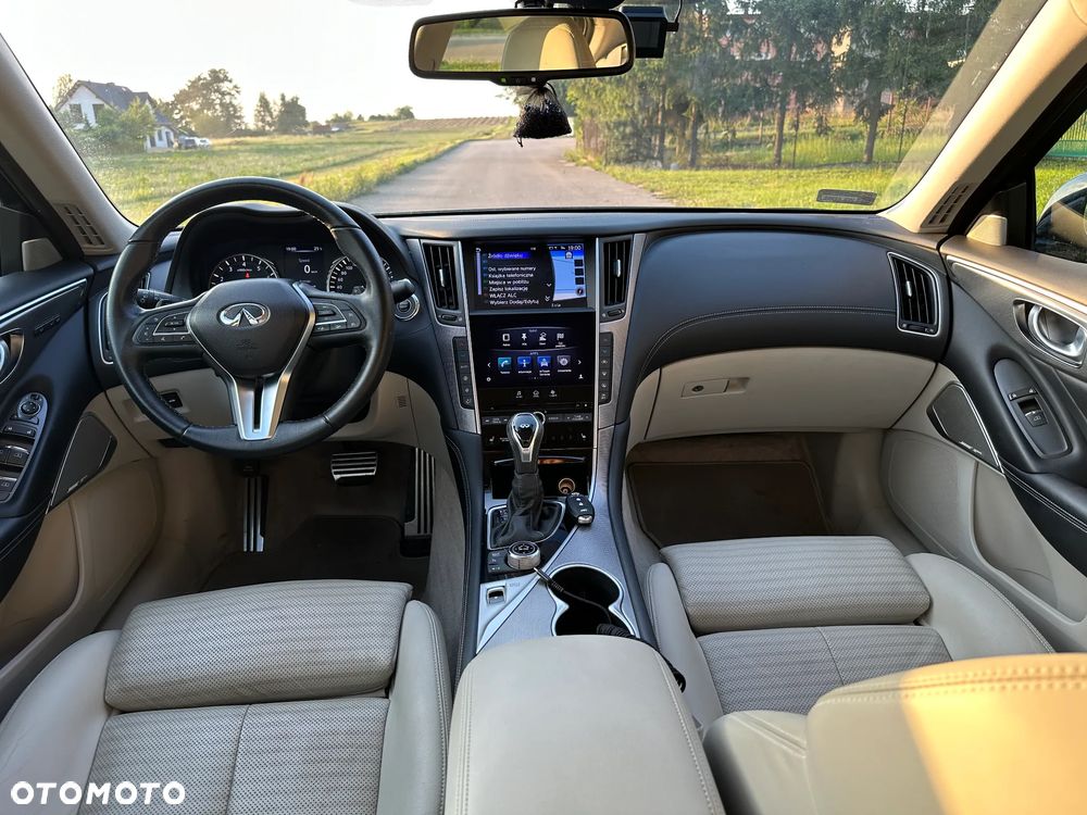 Infiniti Q50 2.0t Sport Sound Studio by Bose - 7