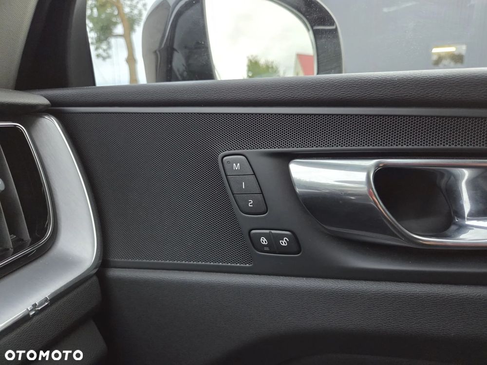 Volvo XC 60 T5 Geartronic Momentum Pro - 20