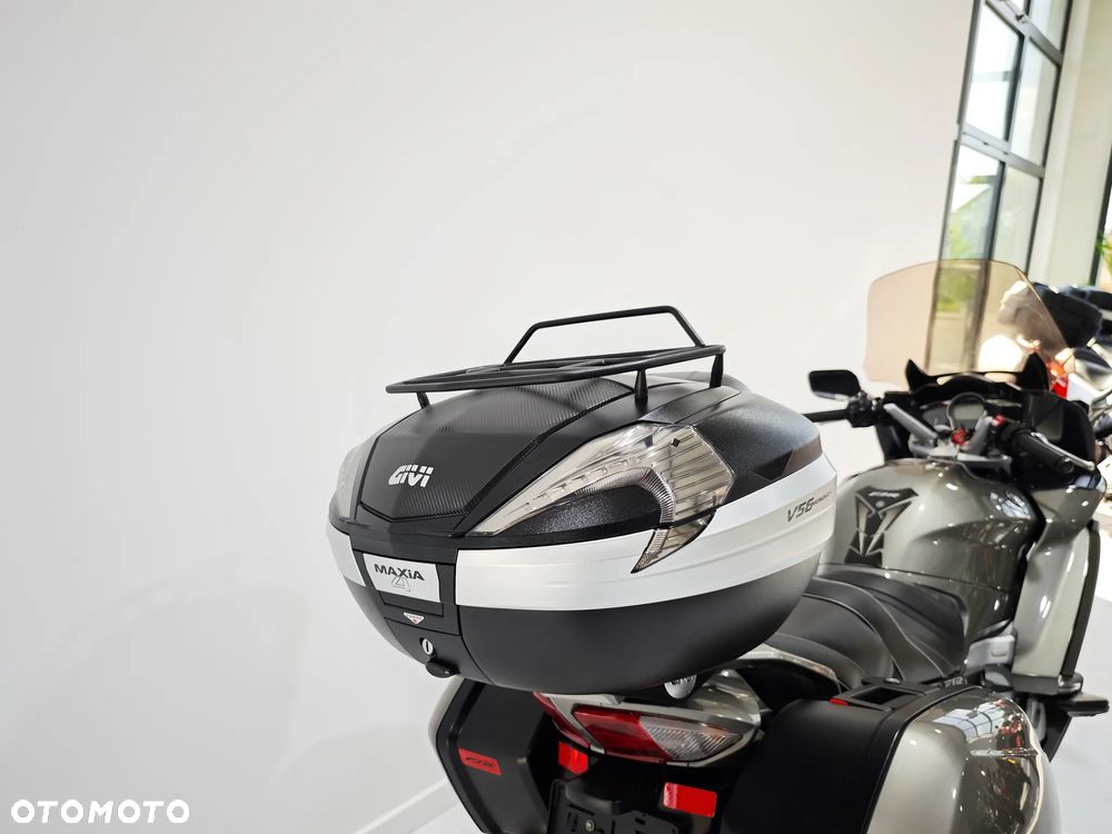 Yamaha FJR - 12