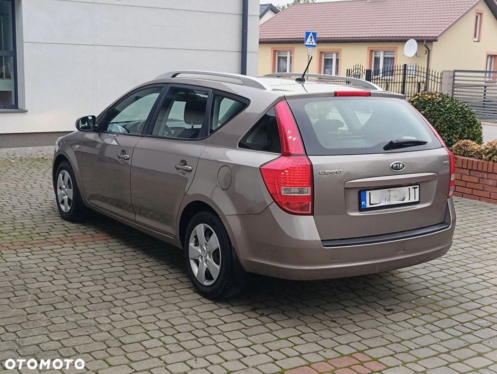 Kia Ceed 1.6 Crdi Comfort - 3