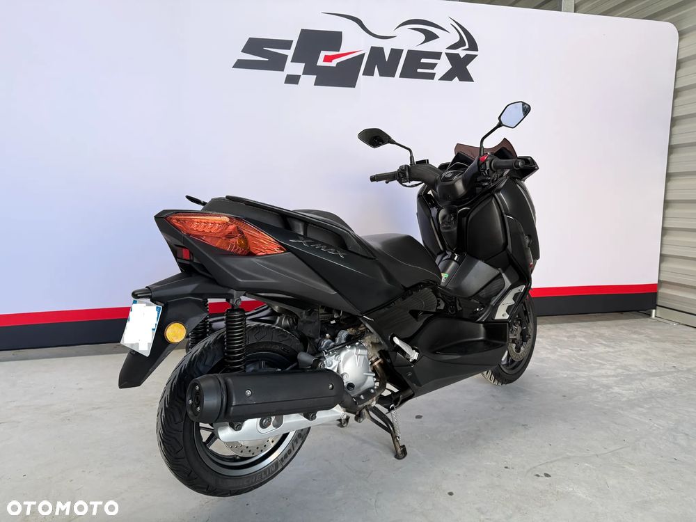 Yamaha X-max - 10