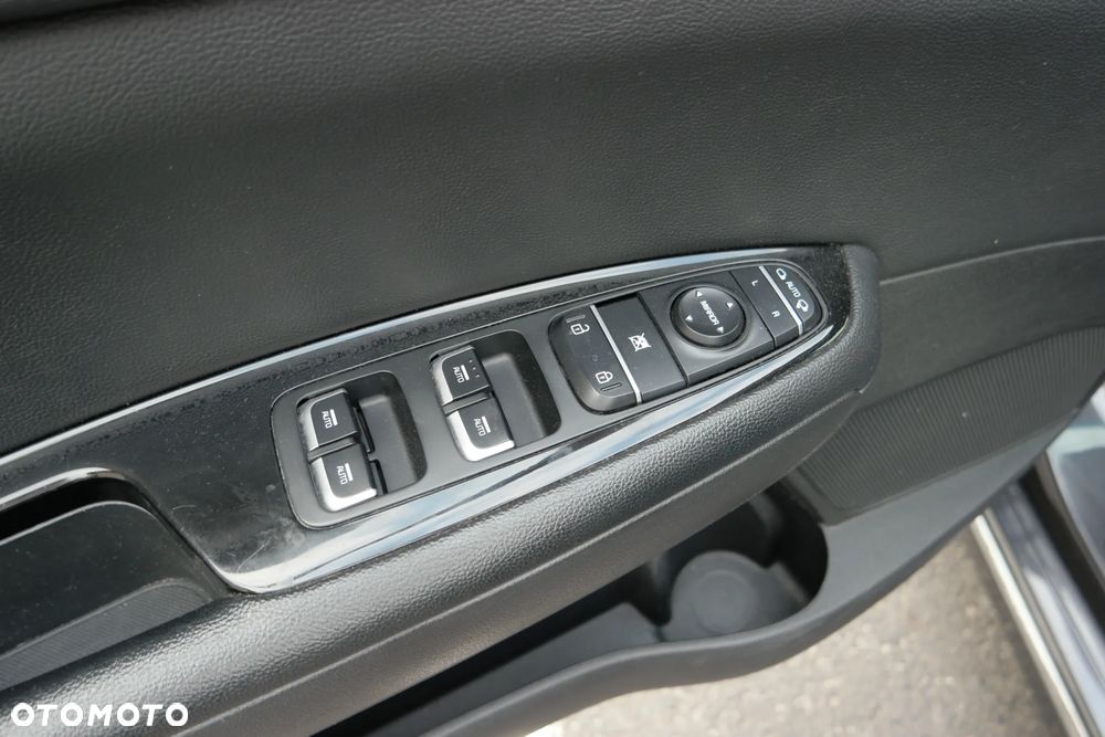Kia Optima - 21