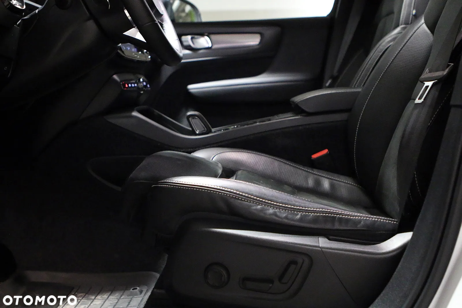 Volvo XC 40 T5 AWD R-Design - 7