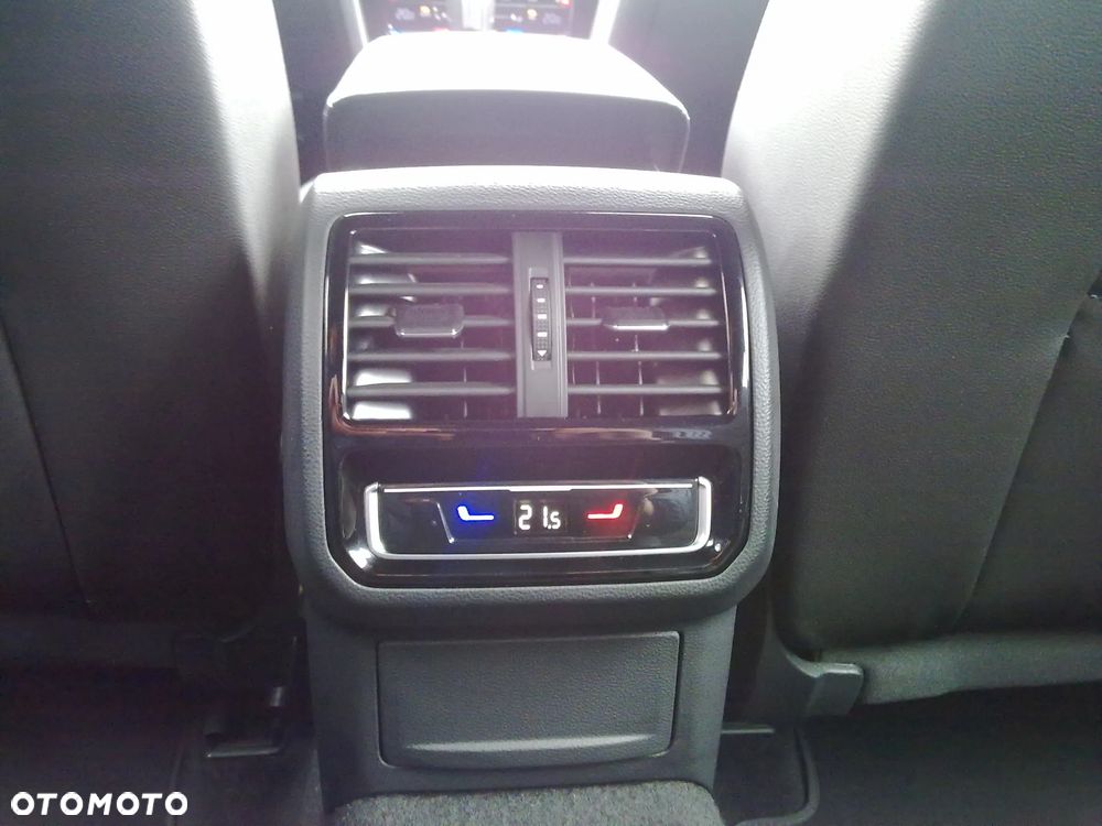 Volkswagen Passat 2.0 TDI SCR Highline DSG - 17