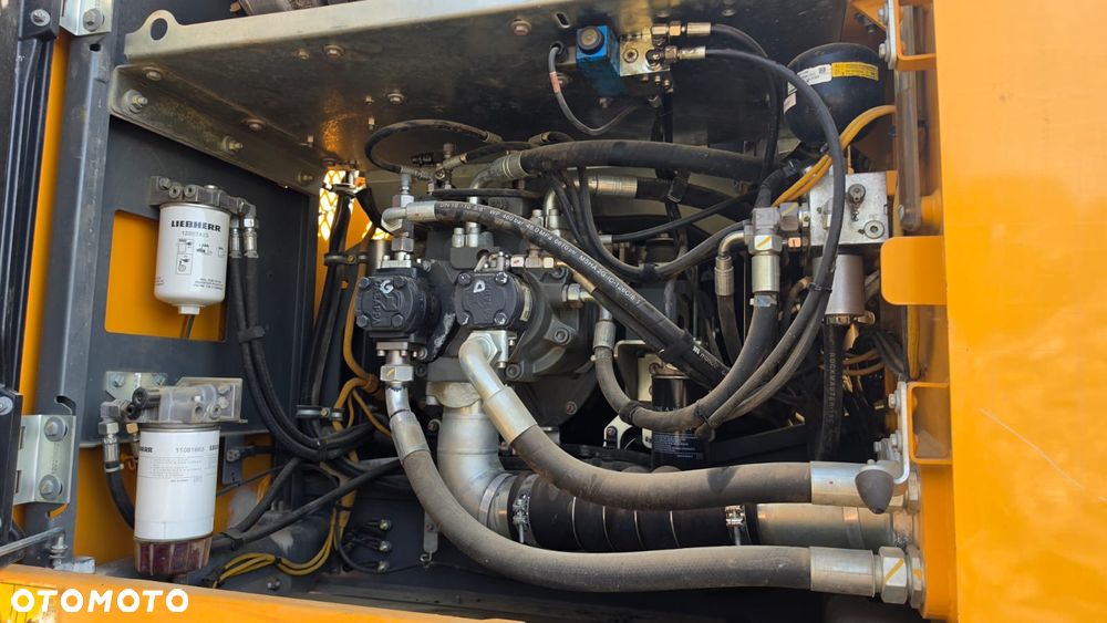 Liebherr 922LC - 11