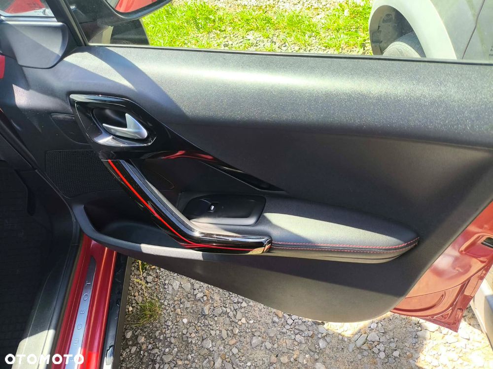 Peugeot 2008 1.2 Pure Tech Allure S&S - 14