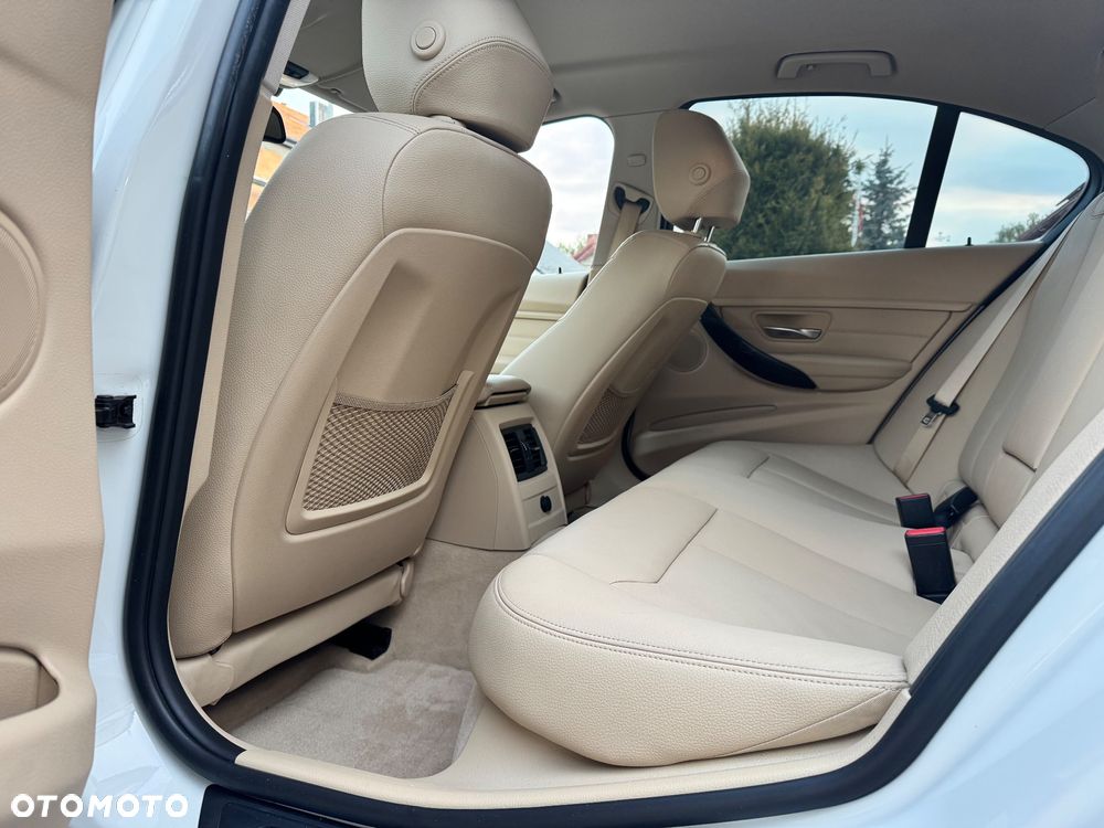 BMW Seria 3 ActiveHybrid Luxury Line - 14