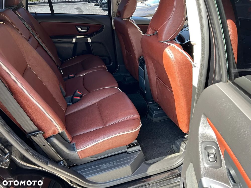Volvo XC 90 D5 AWD R-Design - 3