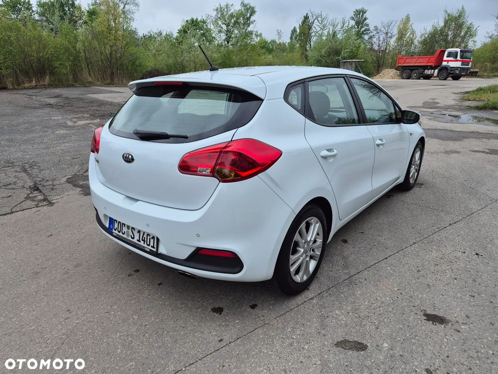 Kia Ceed 1.4 CVVT Fifa World Cup Edition - 5