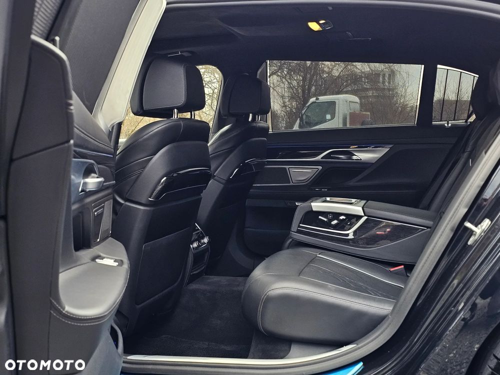 BMW Seria 7 740d xDrive - 7