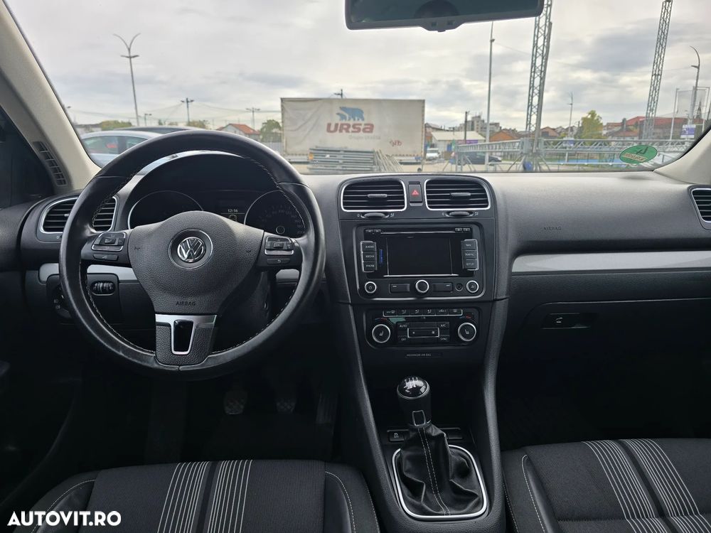Volkswagen Golf - 8