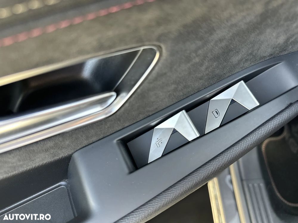 DS Automobiles DS 7 Crossback 1.6 PHeV AWD 300 EAT8 PERFORMANCE LINE + - 14