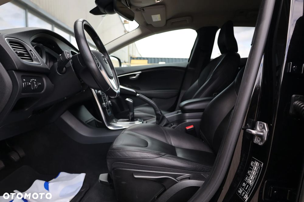 Volvo V40 T2 Inscription - 20