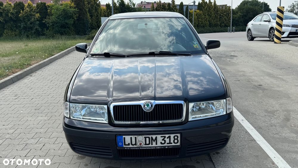 Skoda Octavia 1.6 Tour - 4