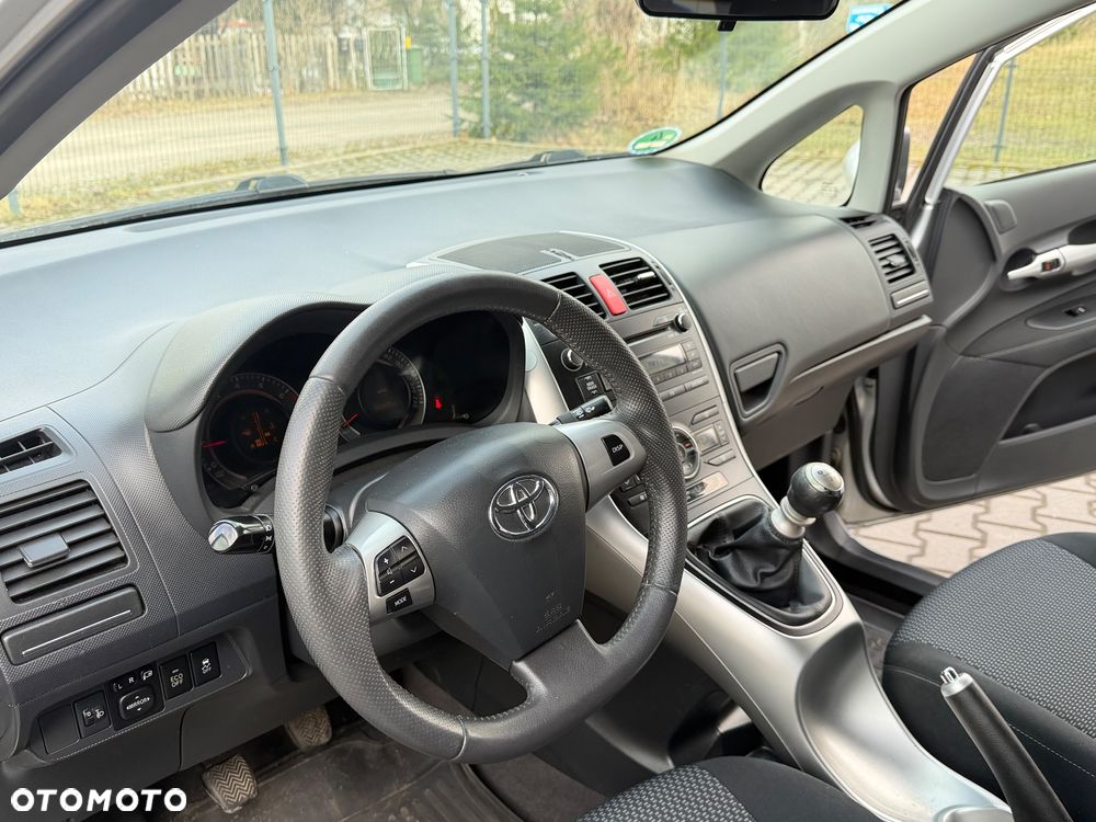 Toyota Auris 1.33 VVT-i Life - 16