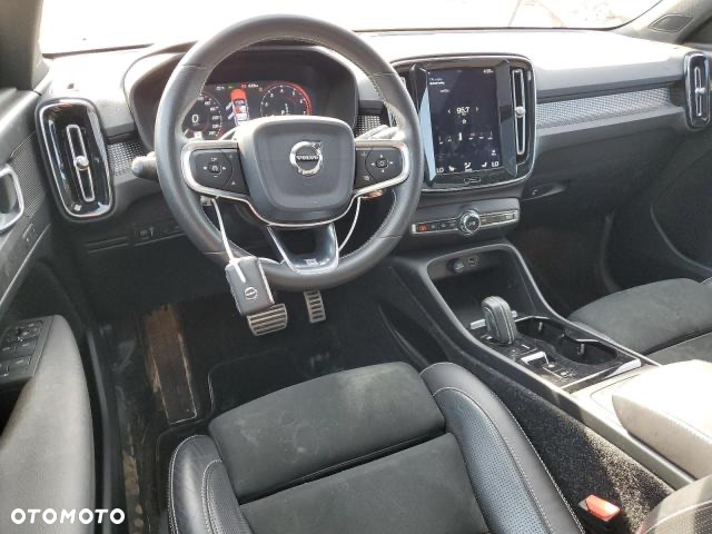 Volvo XC 40 T5 AWD R-Design - 8