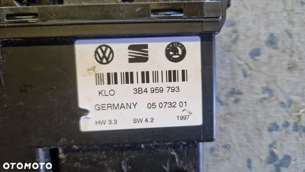 VOLKSWAGEN PASSAT B5 PRZEŁĄCZNIK SZYB 3B4959793 - 3
