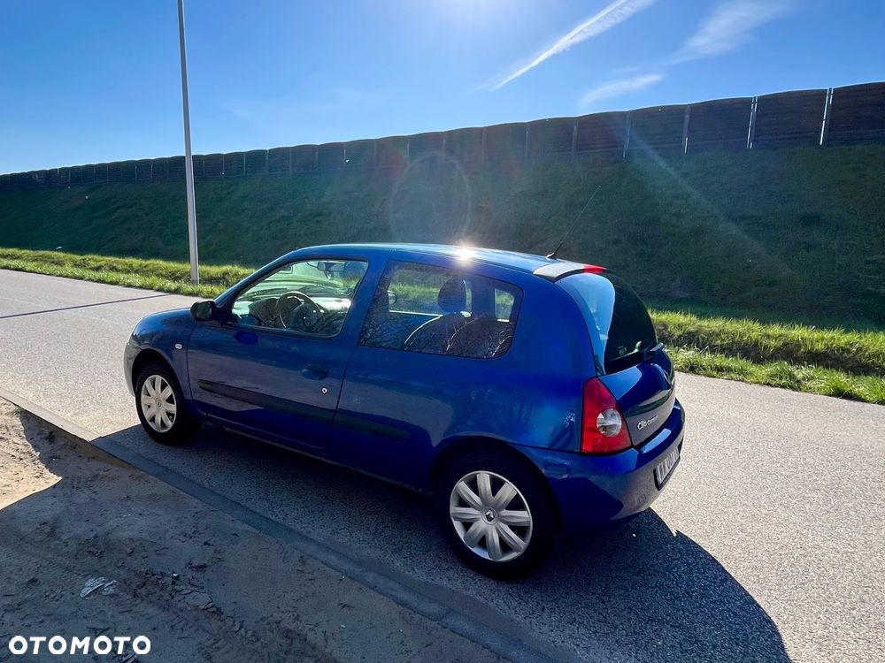Renault Clio - 11