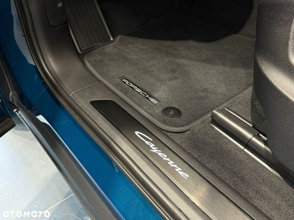 Porsche Cayenne Black Edition - 18